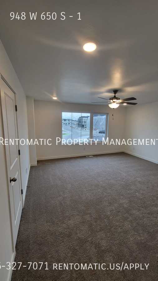 Building Photo - 948 W State Rd