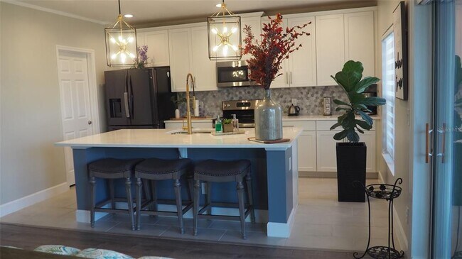 Building Photo - 216 Denali St