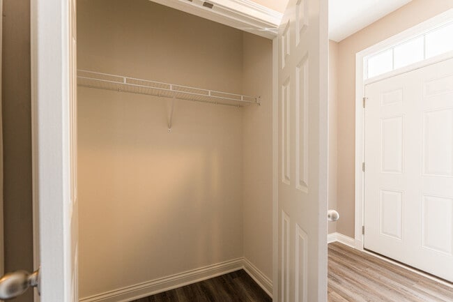 Building Photo - 2368 Concord Dr