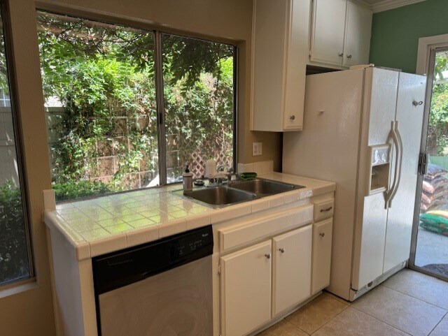 Building Photo - 6828 Ponce Ave