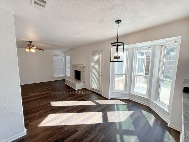 Building Photo - 1713 River Birch Dr