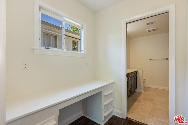 Building Photo - 11339 Thurston Pl