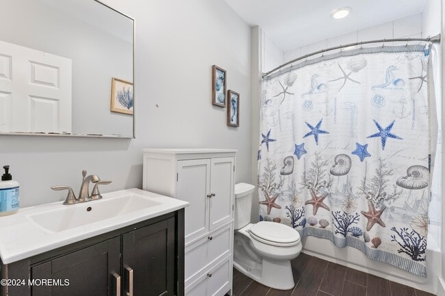 Building Photo - 19 Church St