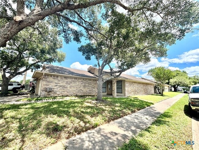 Primary Photo - 127 Cabana Dr