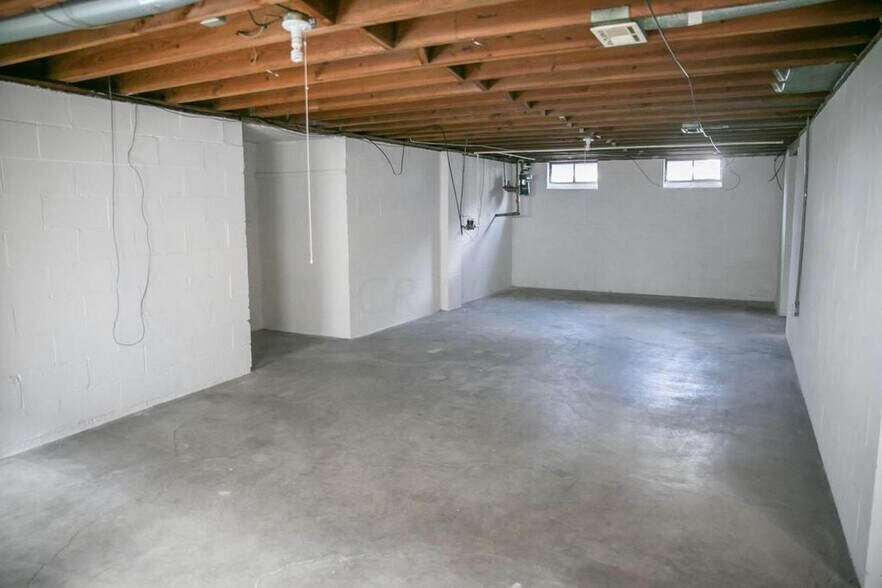 Building Photo - 1306 Zettler Rd