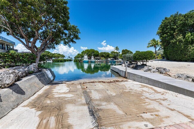 Building Photo - 96000 Overseas Hwy