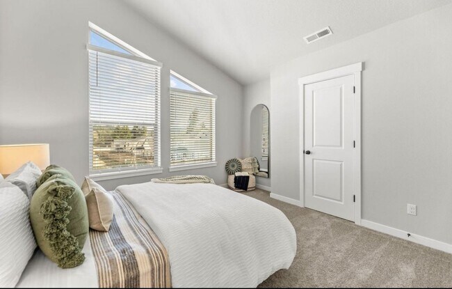Building Photo - Brand New & Beautiful !  Holt Home-3 BR 2....