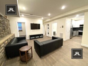 Building Photo - 3 bedroom in Brookline MA 02446