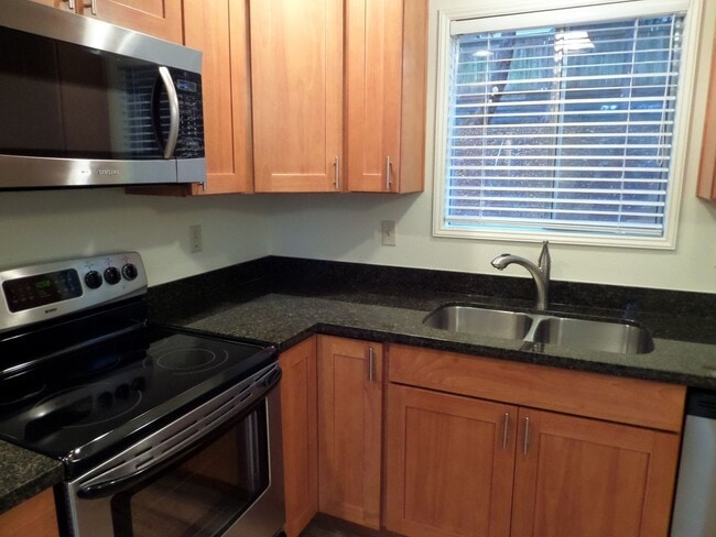 Building Photo - Fantastic HUGE Remodeled 4 Bedroom Home Wi...