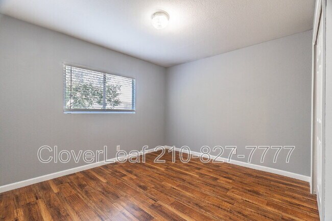 Building Photo - 5818 Sherbrooke Oak