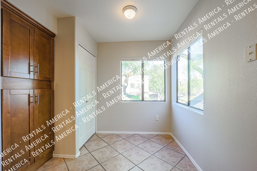 Building Photo - 15050 N Thompson Peak Pkwy