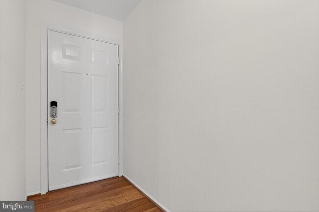 Building Photo - 7753 Inversham Dr