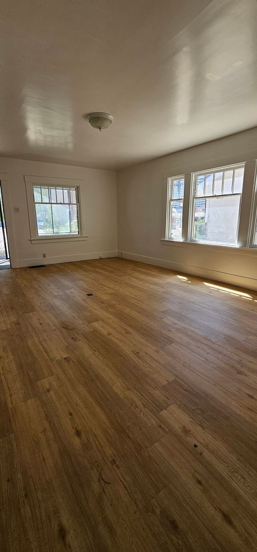 Building Photo - Charming Victorian Square Home – 4 Bed / 1 Bath – $2,075/Month