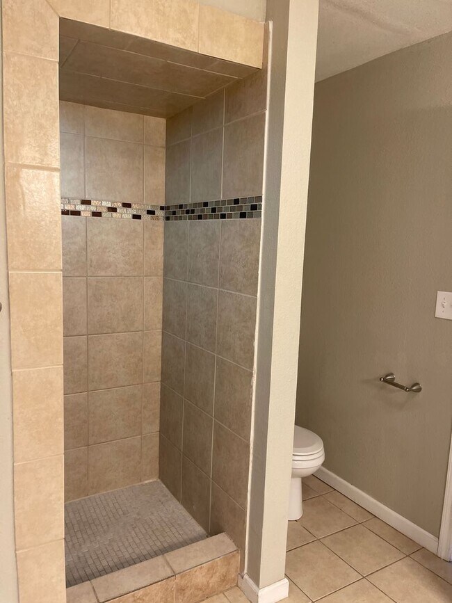 Building Photo - Pre Leasing for fall 2026! 4/3.5 in Tech Terrace!