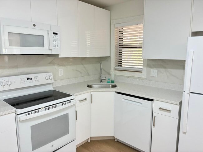 Building Photo - 3460 NW 47th Ave