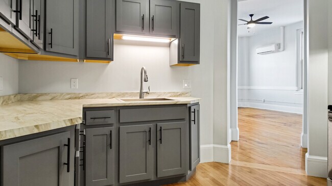 Building Photo - 341 Water St