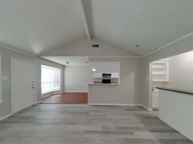 Building Photo - 4827 Casemont Dr