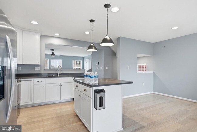 Building Photo - 43 Cecily Way