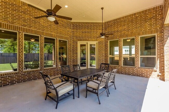 Building Photo - 2064 Bluestem Dr
