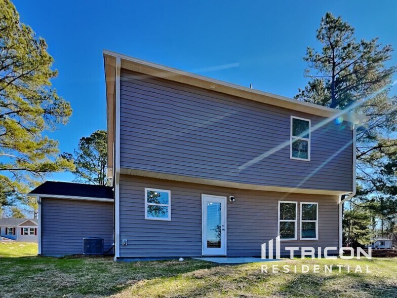 Building Photo - 572 Lakerun Dr