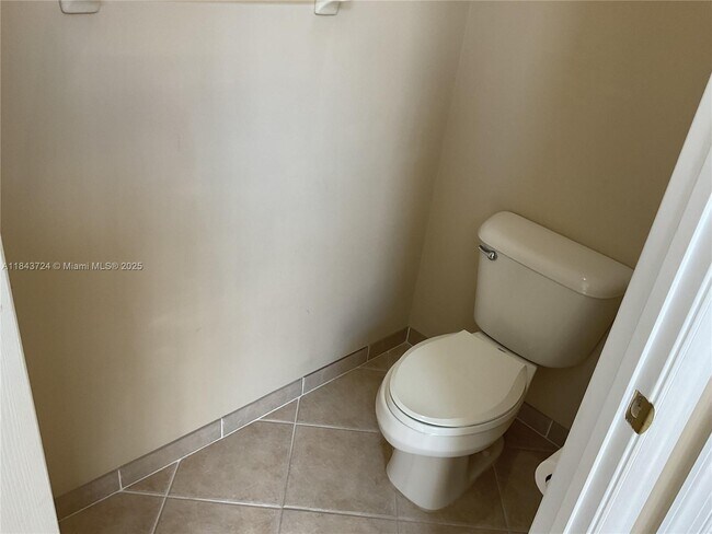 Building Photo - 9329 Via Grande W
