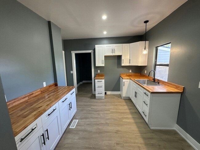 Building Photo - 1342 Edgemont Ave