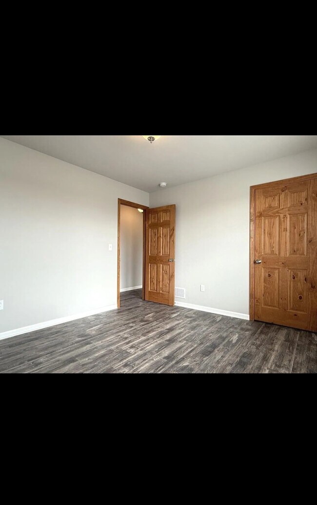 Building Photo - 1044 Witbeck Dr