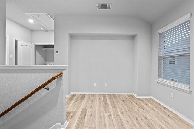 Building Photo - 1113 Burin Dr