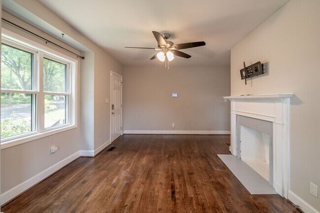 Building Photo - Charming Renovated 2BR Home in Revolution Park – Minutes from Uptown Charlotte!