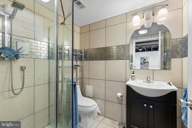 Building Photo - 9 Lakeview Terrace