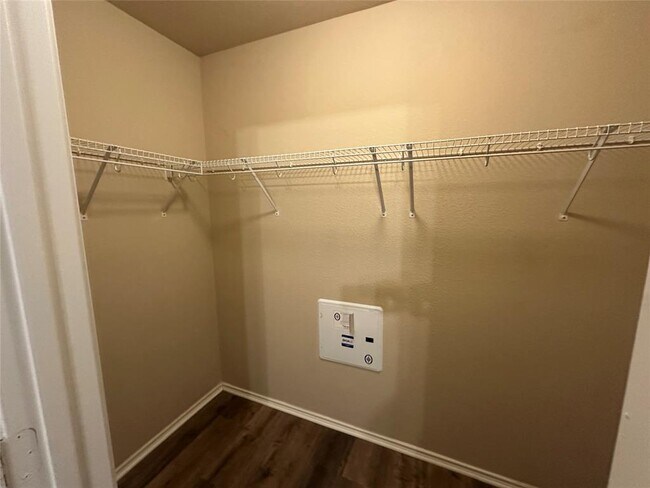 Building Photo - 10214 Maydelle Dr