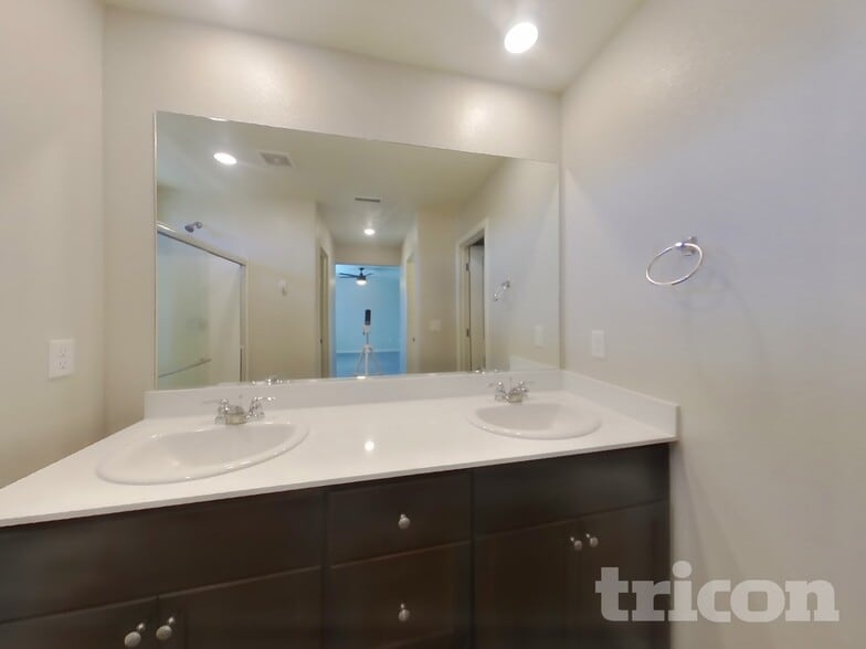 Building Photo - 8948 Elk Ravine Dr