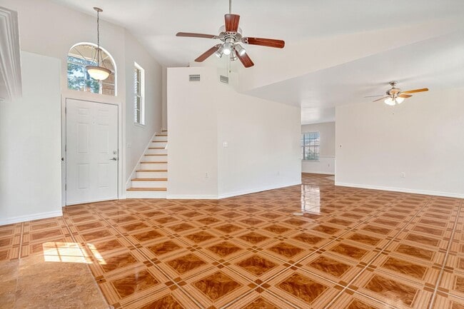 Building Photo - 3 Bedroom in Bluewater Bay!