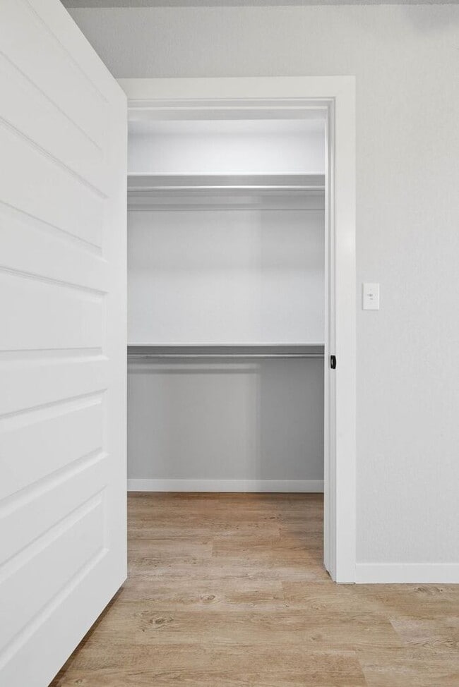 Building Photo - Move In Special! Lawn Care Included! Fully Remodeled 2/1/1