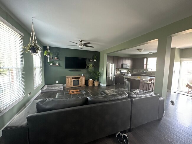 Building Photo - 2222 Shenandoah Ave