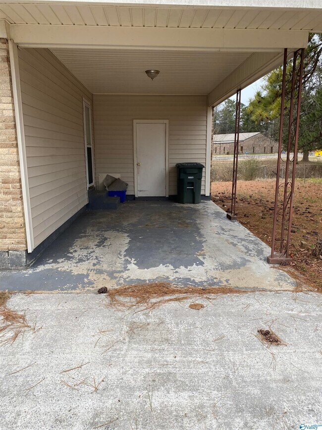 Building Photo - 4211 Tee Jay Dr NW