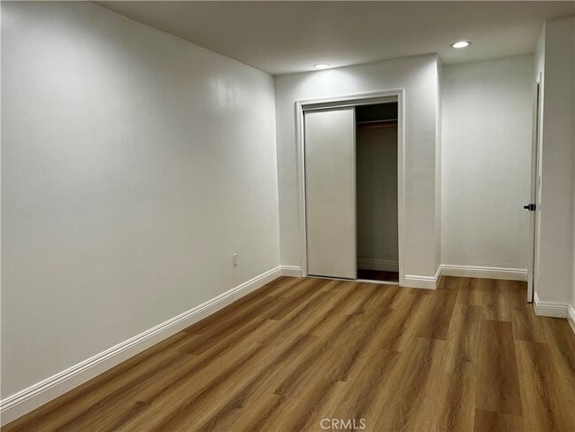Building Photo - 4921 Persimmon Ave