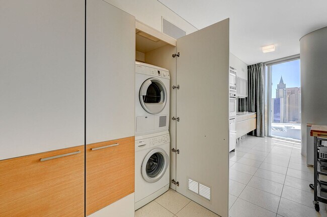 Building Photo - Veer Towers 2007W- Strip/City Views from this Stunning Studio 1/ba Residence