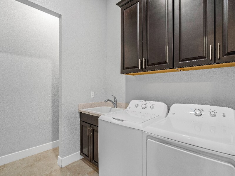 Building Photo - 325 Eagle Creek Ct