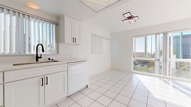 Building Photo - 1100 Monterey Blvd