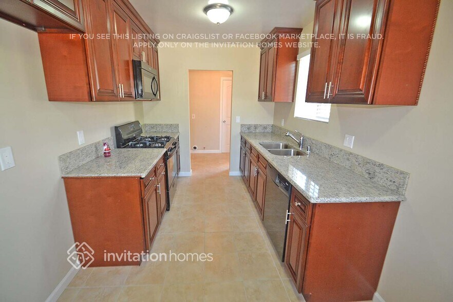 Building Photo - 13946 Terra Bella St