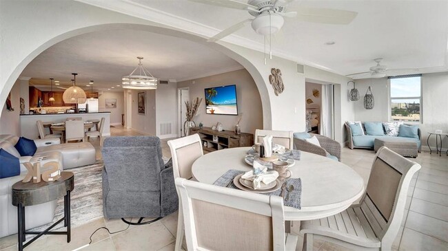 Building Photo - 1125 W Peppertree Dr