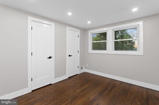 Building Photo - 6 Ryan Rd