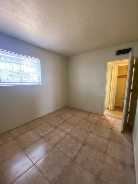 Building Photo - FOR RENT