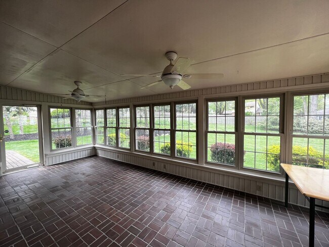 Building Photo - 75 Plymouth Cir