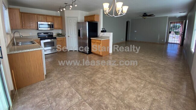 Building Photo - 3823 W White Canyon Rd