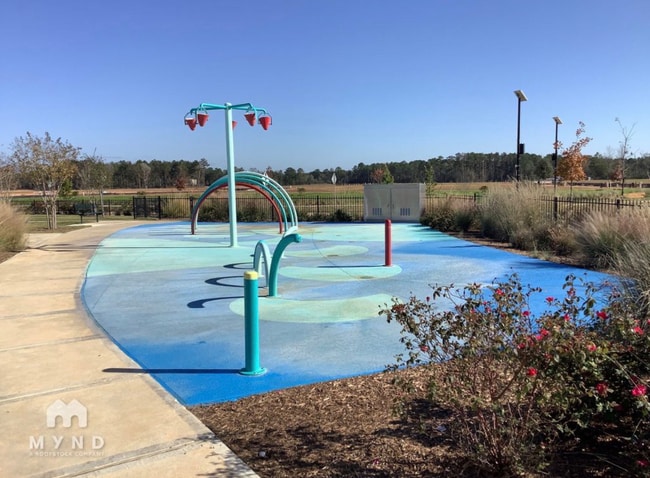 Building Photo - 15419 Maple Ter Dr