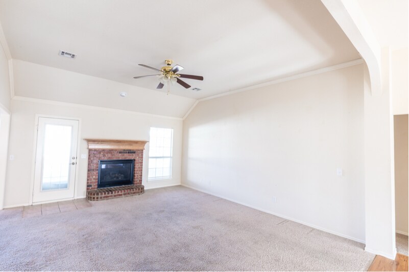 Building Photo - 11003 E 95th Pl N