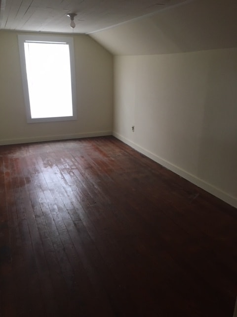 Building Photo - Renovated 3 Bedroom 1 Bath Home for Rent!