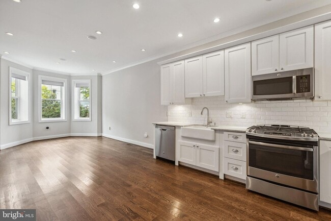 Building Photo - 39 U St NE